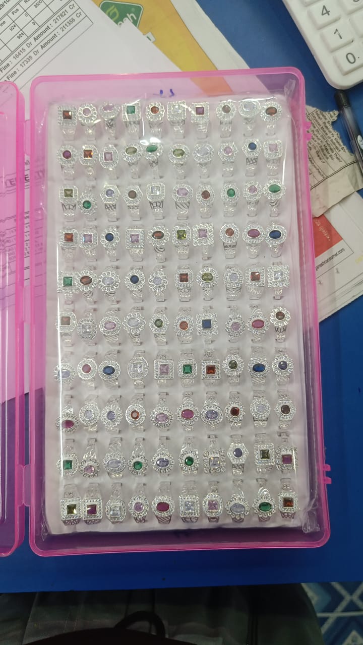 Silver jewellery photo