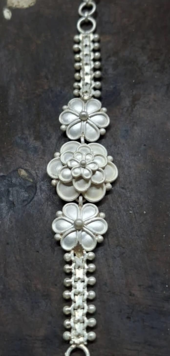 Silver jewellery photo
