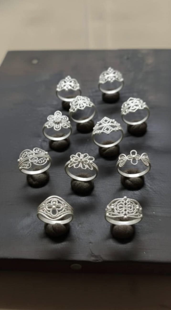 Silver jewellery photo