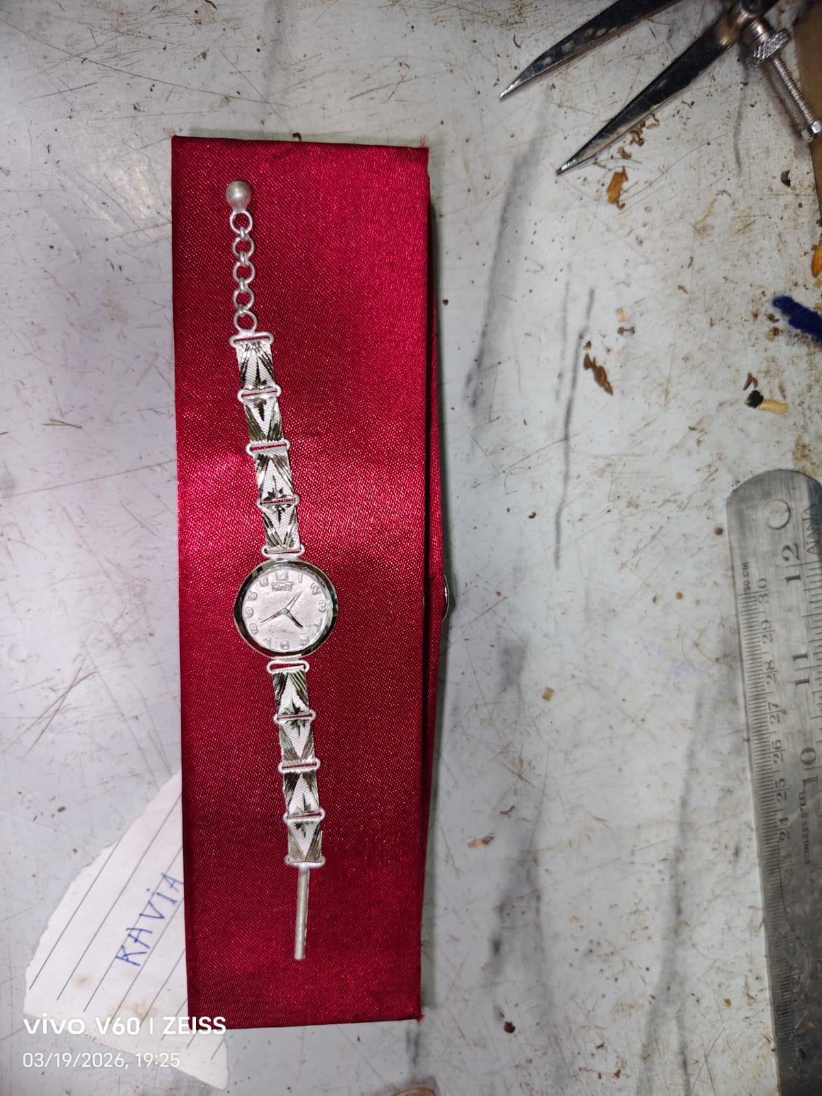 Silver jewellery photo