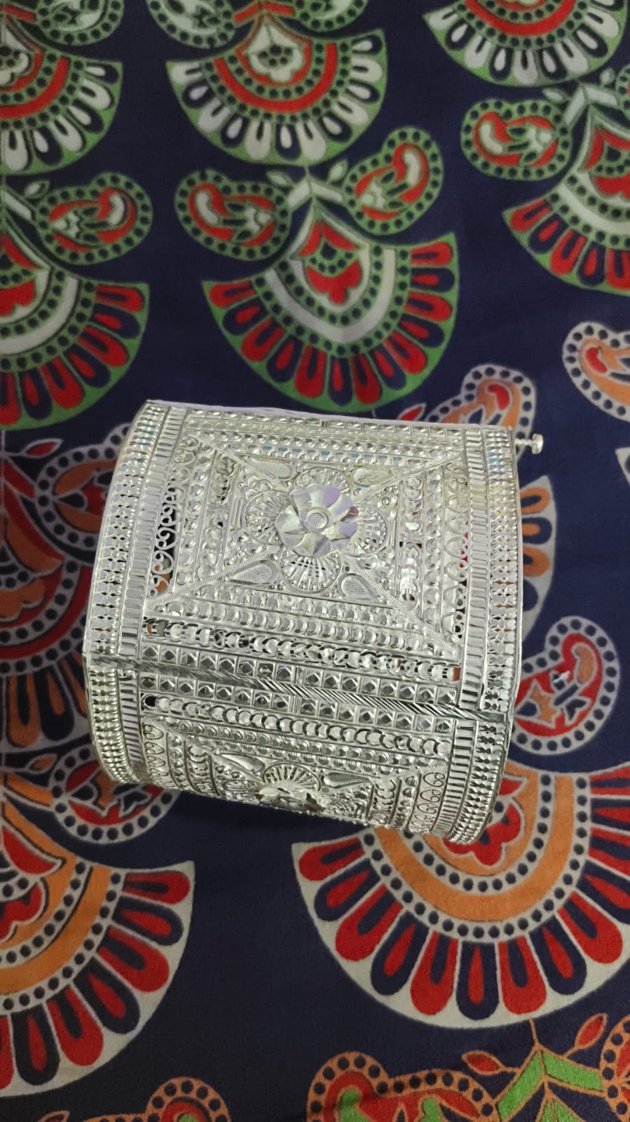 Silver jewellery photo