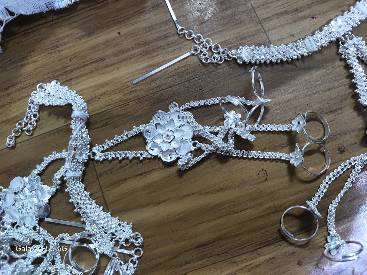 Silver jewellery photo