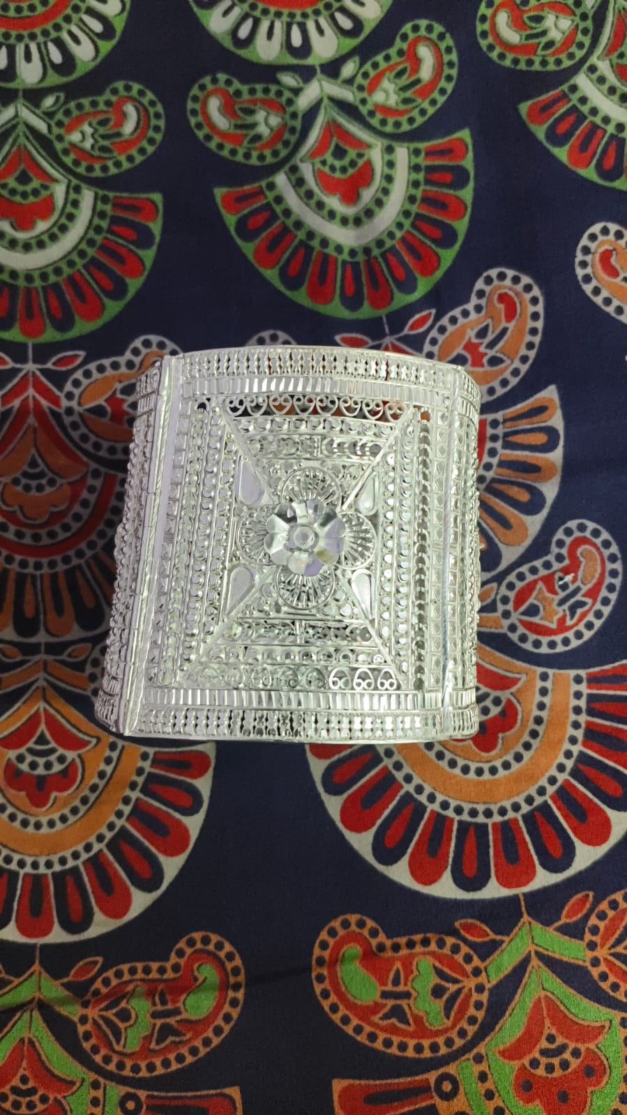 Silver jewellery photo