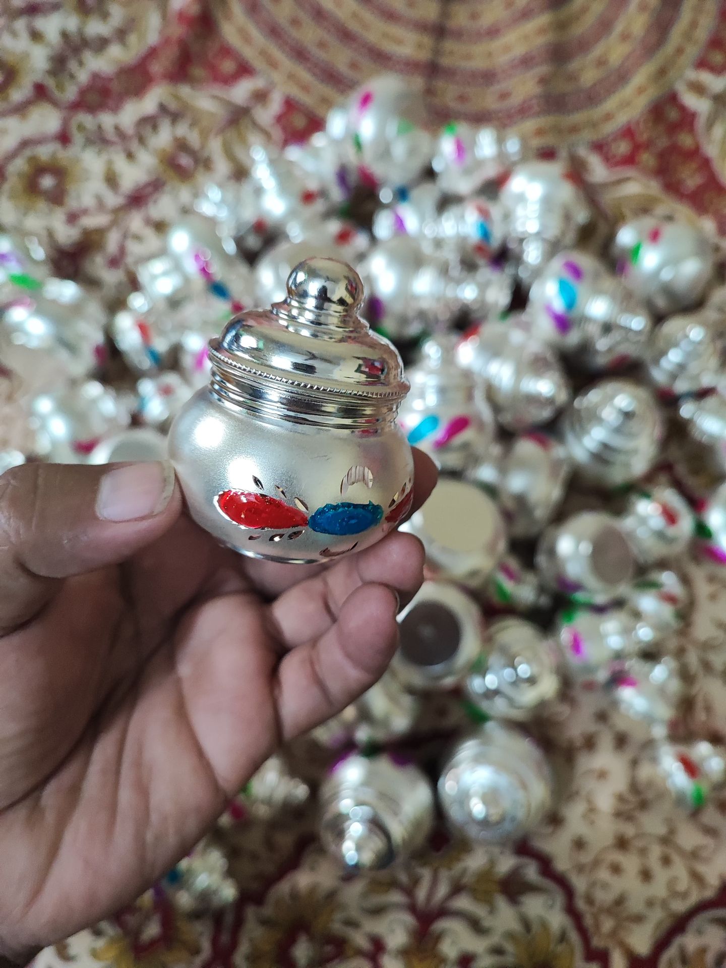 Silver item